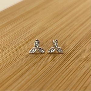 Trinity floral stud earrings Diamond cz Silver 925